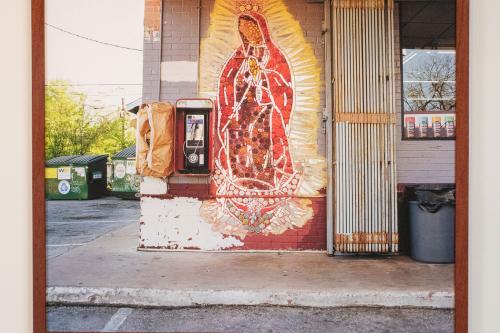 installation view of Somos Recuerdos