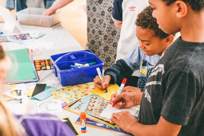 children making art at art gallery