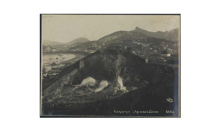 black and white picture from 1922 of a house on a hill